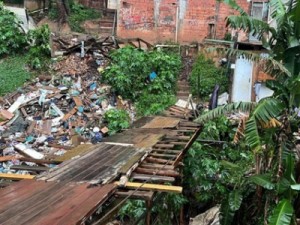 Bombeiros fazem buscas por homem levado por enxurrada no ABC Paulista; capital tem regiões em estado de atenção para alagamentos