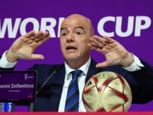 Infantino diz que emoção da Copa de 2022 pode mudar planos da Fifa para formato em 2026
