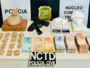 PC prende quatro e apreende cerca de 3 Kg de drogas, armas, munições e objetos em Juazeiro do Norte