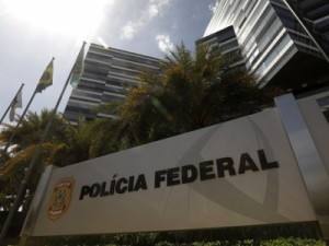 Após ordem de Moraes, PF cumpre prisões de suspeitos de atos antidemocráticos e violentos realizados em Brasília