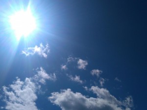 Dia amanheceu nublado, sol, pouca possibilidade de chuva e tarde quente hoje em Barbalha