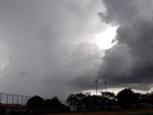 Teresina registra mais de 5,4 mil descargas elétricas durante chuva na madrugada desta sexta (30)