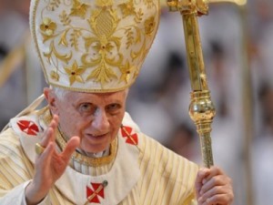 'Bento XVI acelerou processo de beatificação de padre Cícero', diz sacerdote da Diocese do Crato, no Ceará