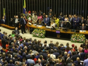 Parlamentares tomam posse na Câmara dos Deputados