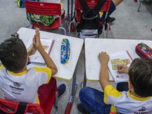 Ceará tem menor taxa de alunos atrasados no ensino fundamental e médio no Nordeste