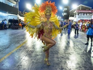 Ana Paula Minerato menstrua durante desfile da Gaviões: "Acho que foi o nervoso"