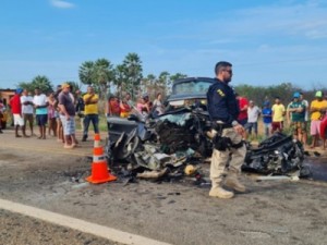 Duas pessoas morrem e três ficam feridas após acidente em Aracati