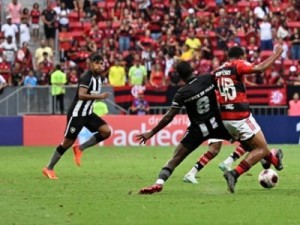 Com gol relâmpago, time reserva do Flamengo vence o Botafogo em Brasília