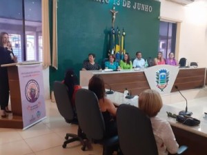 Palestra enaltece 91 anos da Conquista do Direito do Voto Feminino e homenageia mulheres