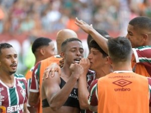 Com dois de Cano e golaço de Keno, Fluminense vence a Portuguesa e assume vice-liderança do Carioca