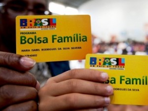 Novo Bolsa Família, que sai nesta quinta, pagará R$ 600 por família, R$ 150 por criança de até 6 anos e R$ 50 para jovens de até 18