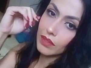 Mulher é morta a facadas após defender filho de 14 anos agredido por vizinho em SC, diz polícia