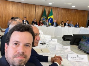 Prefeito de Barbalha Guilherme Saraiva participa de solenidade com Presidente Lula