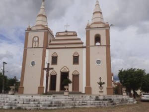 Paróquia de Santo Antônio começa Semana Santa com bênção e procissão de Ramos