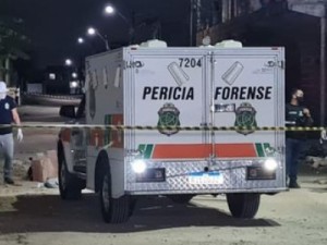 Mãe e filho são encontrados mortos em casa na Região Metropolitana de Fortaleza