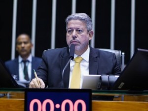 Partido de Lira fecha acordo para formar 'superbloco' com 175 deputados, o maior da Câmara