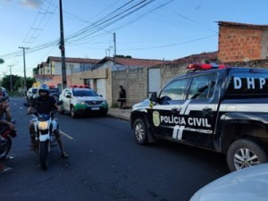 Adolescente é morto com tiro na cabeça em telhado de casa após ser perseguido na Zona Sul de Teresina