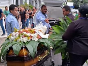 Família Figueiredo no último adeus a Bosco