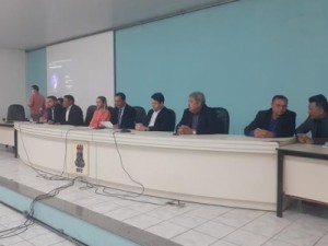 Câmara de Barbalha realiza reunião produtiva aprovando requerimentos de interesse da população