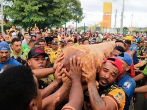 Dia Pau da Bandeira de Santo Antônio com 250 mil pessoas em Barbalha