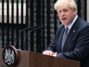 Boris Johnson renúncia como membro do parlamento britânico