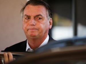 TSE condena Bolsonaro e o declara inelegível por oito anos