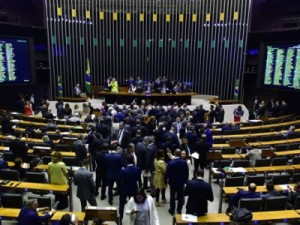 Câmara aprova projeto que favorece governo em votações no Carf; texto vai ao Senado