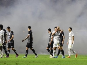 Santos é condenado a oito jogos de perda de mando de campo e portões fechados