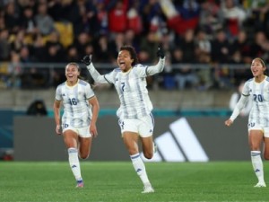 Filipinas surpreende Nova Zelândia e vence a primeira em Copas na abertura da segunda rodada