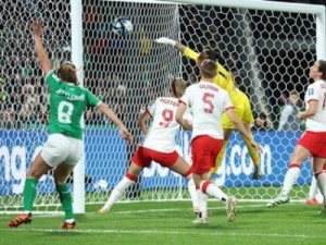 Canadá supera gol olímpico e bate Irlanda de virada