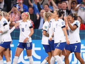 Inglaterra bate Dinamarca e encaminha classificação na Copa do Mundo Feminina