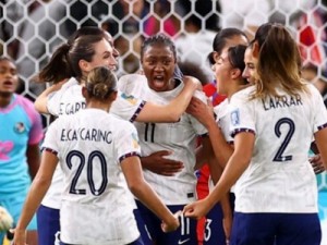 Com hat-trick de Diani, França vence o Panamá e se classifica na Copa do Mundo