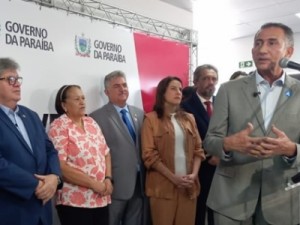 Transposição: Ministro firma pacto com governadores da PB, PE, RN e CE