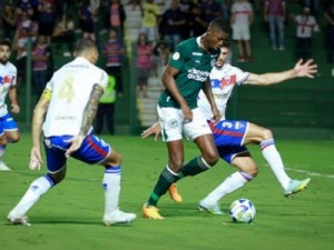 Com gol contra, Goiás vence o Fortaleza e confirma reação na Série A