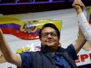 Candidato à presidência do Equador é assassinado com três tiros