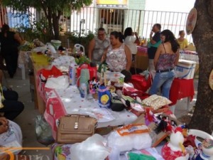 Feira da Agricultura Familiar de Barbalha ao lado da Escola de Saberes com produtos naturais