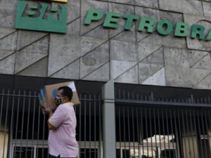 Petrobras reajusta preço da gasolina em 16% e do diesel em 26%