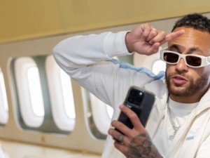 Conheça o avião de R$ 1 bilhão que levou Neymar ao Al-Hilal