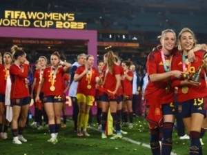 Espanha vence Inglaterra e conquista título inédito da Copa do Mundo