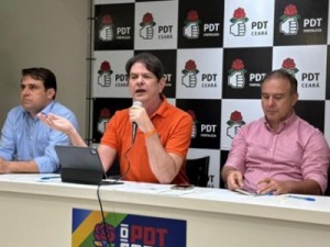 Sob comando de Cid, PDT autoriza Evandro a deixar partido e abre caminho para candidatura