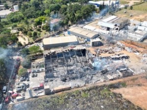 Explosão em empresa metalúrgica deixa dois mortos e vários feridos em Cabreúva