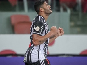 Hulk faz golaço, e Atlético-MG vence Inter no Beira-Rio