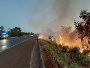 Incêndio criminoso destrói vegetação as margens da estrada Arajara / Barbalha