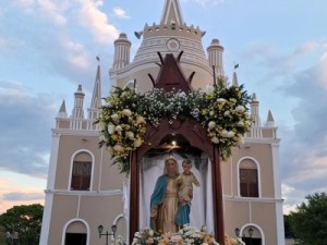 Missa e procissão abrem o mês do rosário em louvor a Nossa Senhora do Rosário em Barbalha