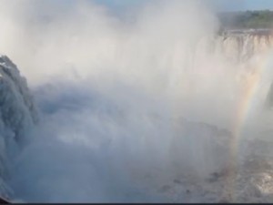 Vazão das Cataratas do Iguaçu ultrapassa 10,7 milhões de litros por segundo