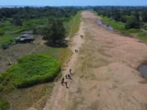 Seca no Rio Tapajós dificulta atendimento médico em comunidades isoladas