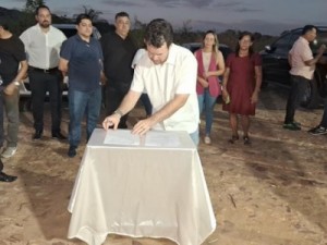 Prefeito assina ordens de serviços para requalificar estradas de comunidades na zona rural de Barbalha