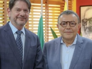 Em busca de um partido, Cid se encontra com Carlos Siqueira, presidente do PSB