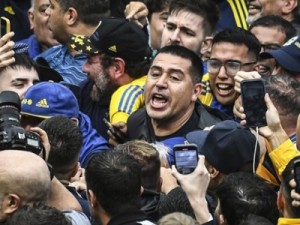 Riquelme é novo presidente do Boca Juniors após eleições históricas