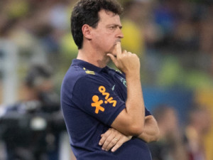 Ednaldo Rodrigues demite Fernando Diniz do cargo de técnico da seleção brasileira